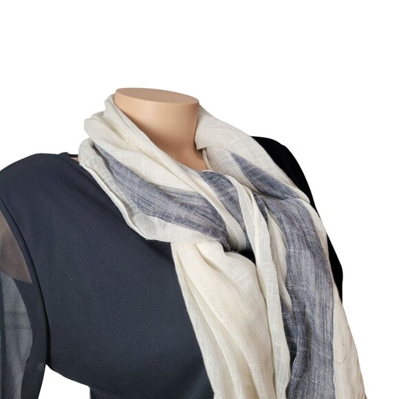 NWT Banana Republic Beige & Navy Plaid Fringe Scarf - Picture 11 of 14